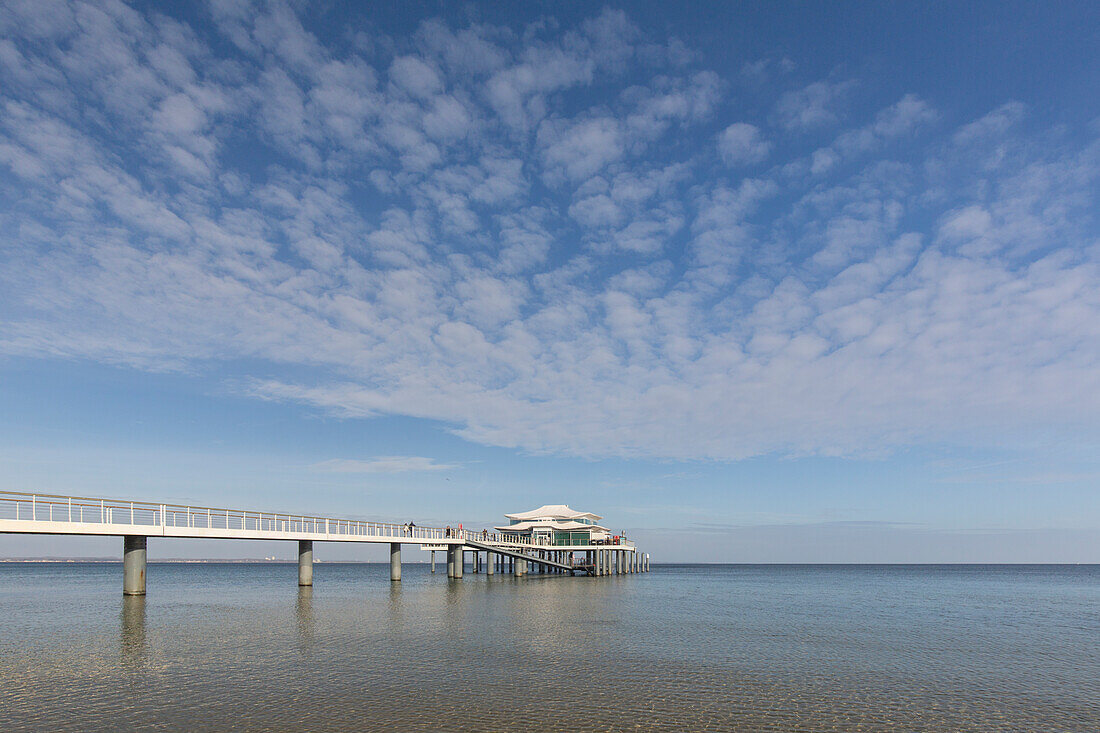 Restaurant Wolkelos auf Seeschlösschenbrücke, Timmendorfer Strand, Schleswig-Holstein, Deutschland