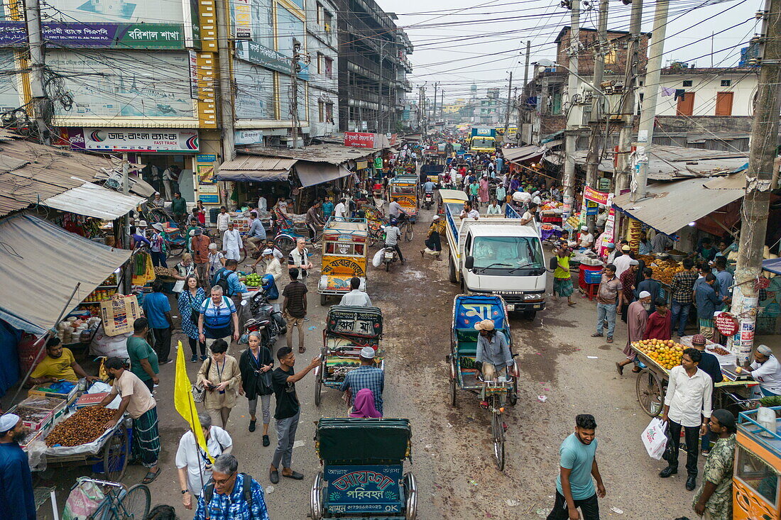  Aerial view of hustle and bustle on a downtown street, Barisal (Barishal), Barisal District, Bangladesh, Asia 