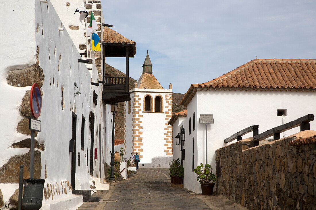  Historische Gebäude im traditionellen Straßendorf Betancuria, Fuerteventura, Kanarische Inseln, Spanien 