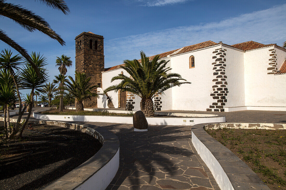  Historische Kirche im Dorf Oliva, Fuerteventura, Kanarische Inseln, Spanien 