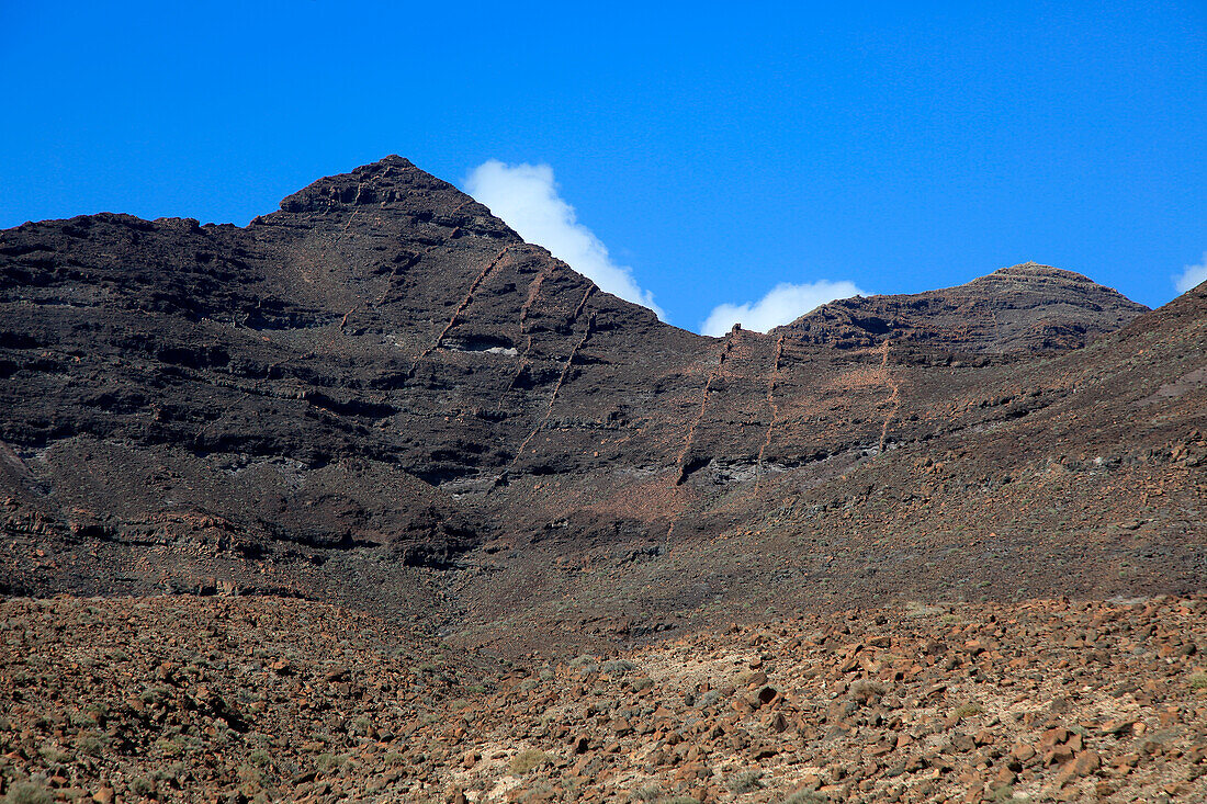  Vulkanische Gipfel vor tiefblauem Himmel, Halbinsel Jandia, Fuerteventura, Kanarische Inseln, Spanien 