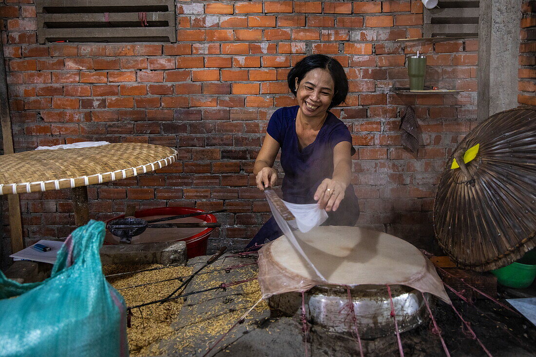 Vorführung zur Herstellung von Reispapier, Cai Be (Cái Bè), Tien Giang (Tiền Giang), Vietnam, Asien