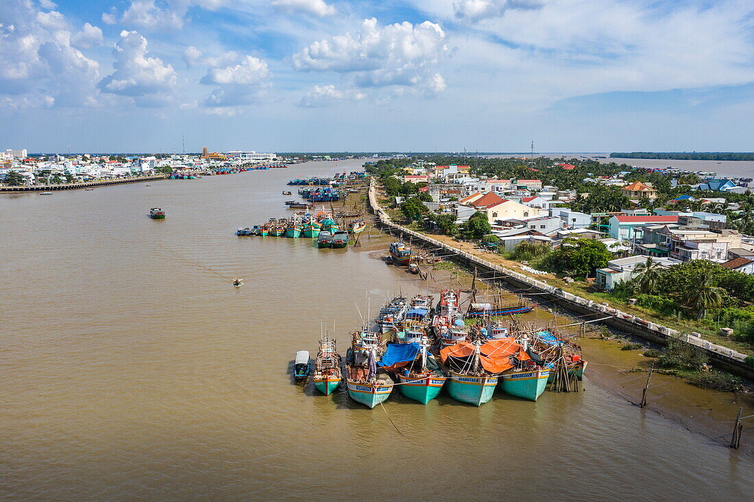 Luftaufnahme von Fischerbooten auf dem Mekong, Lan Ha Bay, Haiphong, Nordvietnam, Vietnam, Asien