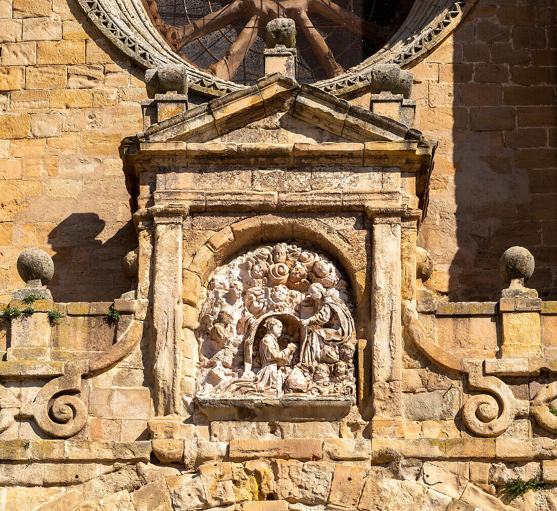 Architectural details, cathedral church, Catedral de Santa María de Sigüenza, Siguenza, Guadalajara province, Spain