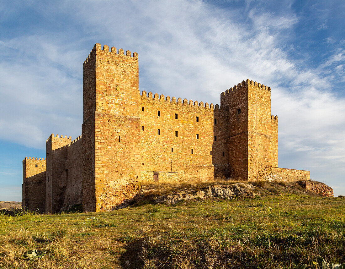 Stadtmauer des Parador-Schlosses, Siguenza, Provinz Guadalajara, Spanien