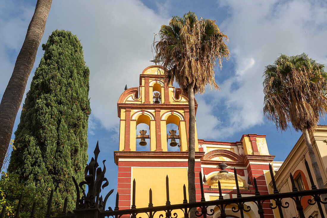 Iglesia del Convento de San Agustín Kirche, Malaga, Andalusien, Spanien Fassade mit Glockenturm