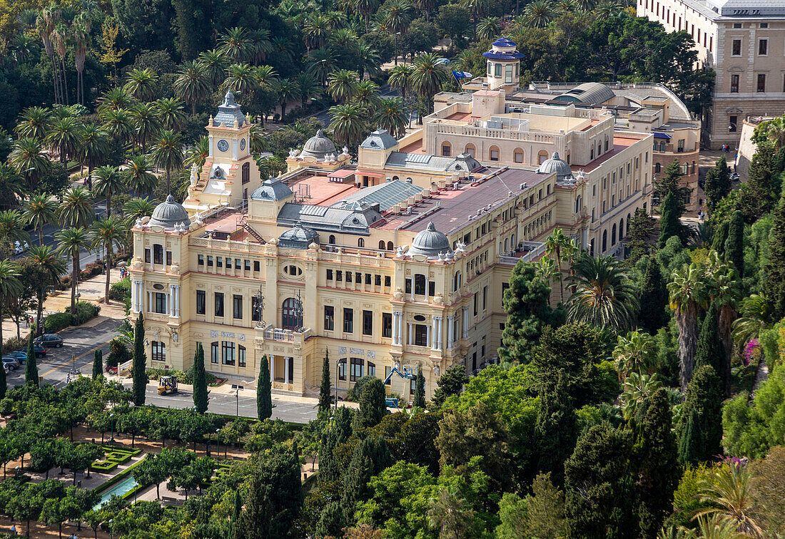 Blick über das Rathaus Ayuntamiento Gebäude im Stadtzentrum, Malaga, Andalusien, Spanien erbaut 1919 Architekt F. Guerrero Stracham