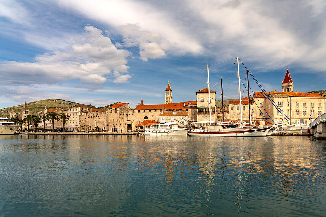  Sailing boat in front of the city view of the old town of Trogir, Croatia, Europe  