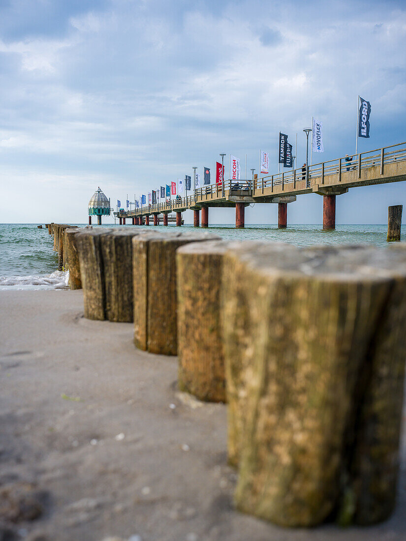 Seebrücke Zingst, Zingst, Darß, Fischland, Ostsee, Mecklenburg-Vorpommern, Deutschland, Europa