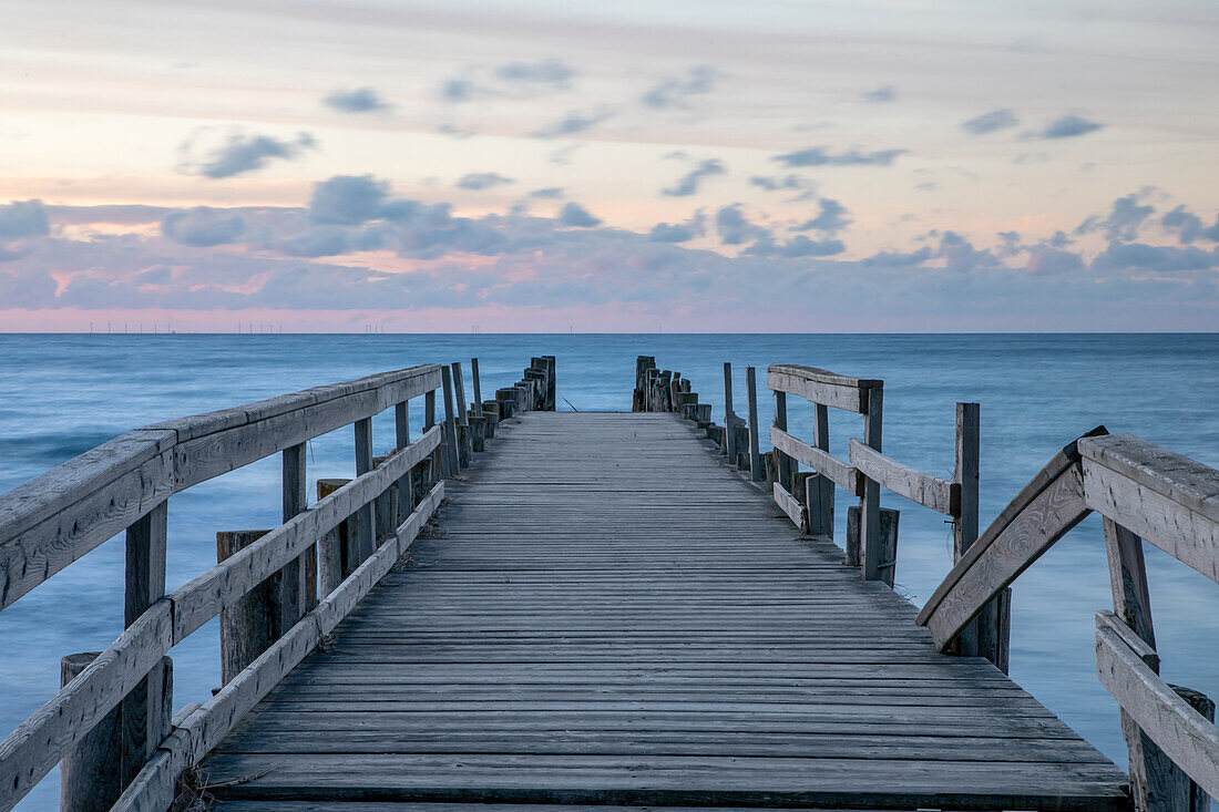 Hinaus in die Welt - Alte Seebrücke Zingst, Zingst, Darß, Fischland, Ostsee, Mecklenburg-Vorpommern, Deutschland, Europa