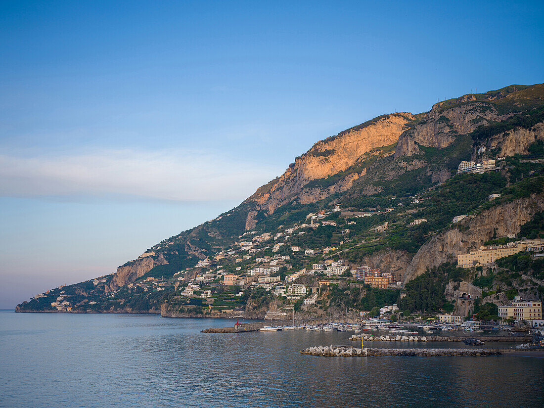  Amalfi in the morning sun, Amalfi, Amalfi Coast, Salerno, Campania, Southern Italy, Italy, Europe, Mediterranean 