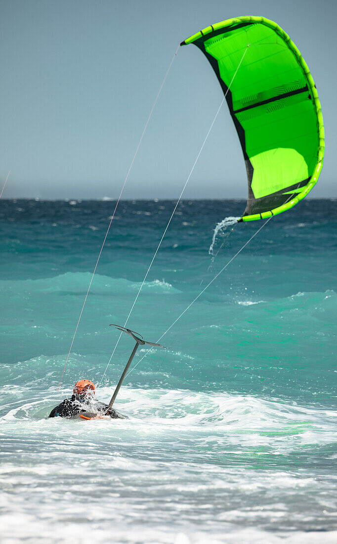  Kitesurfer on the Cote d&#39;Azur in Nice, France 