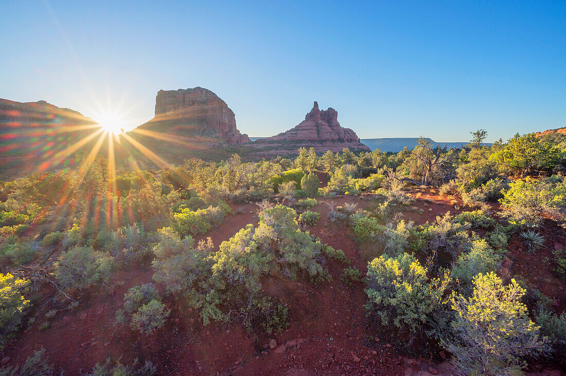  Sunrise at Courthouse Butt and Bell Rock, Sedona, Arizona, USA, United States 