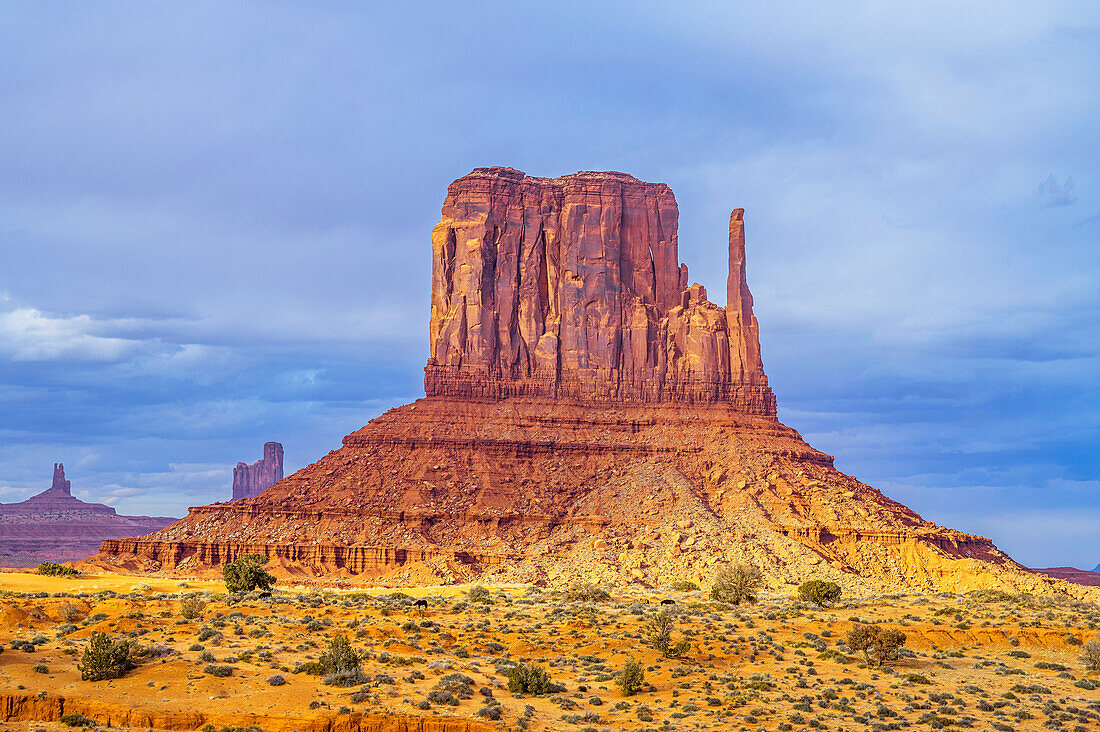 Felsformation West Mitten Butte, Monument Valley, Arizona, USA, Vereinigte Staaten