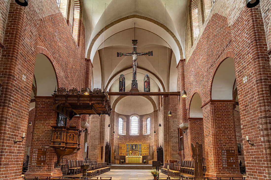  Interior of Ratzeburg Cathedral, Ratzeburg, Schleswig-Holstein, Germany  