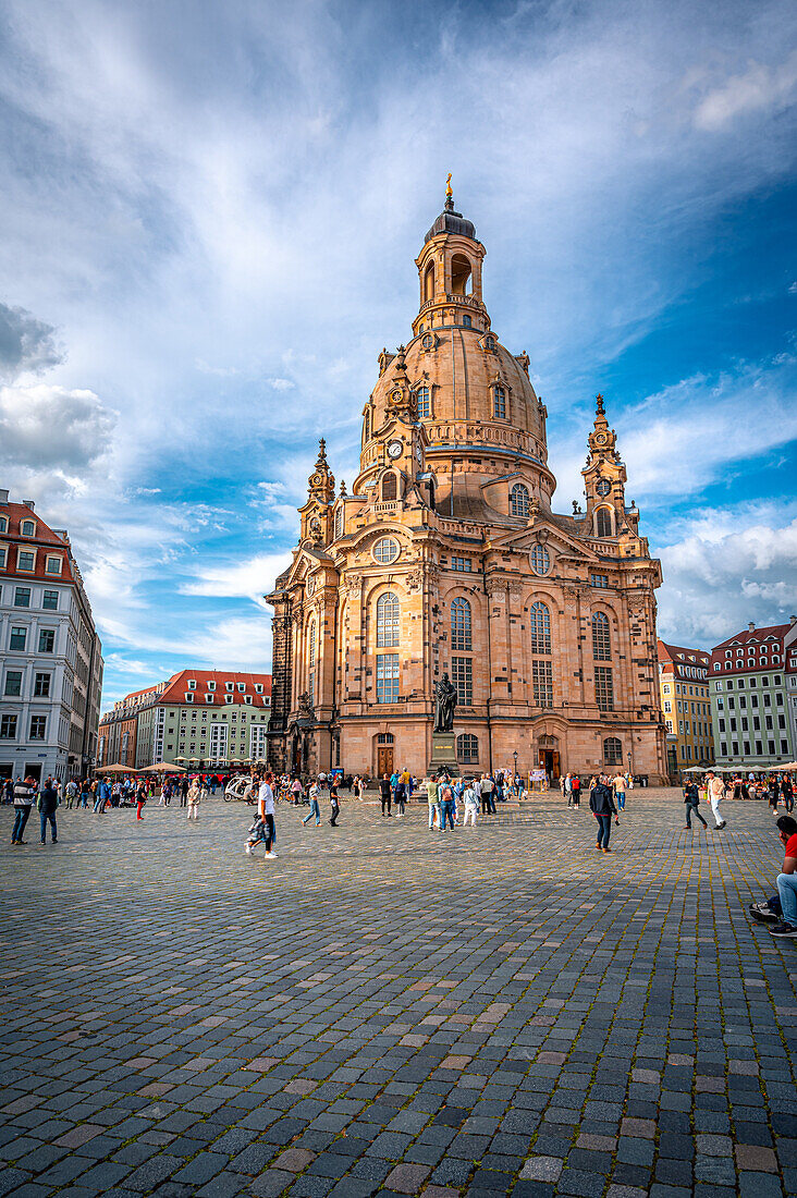  The Frauenkirche in Dresden in summer, Dresden, Saxony, Germany 