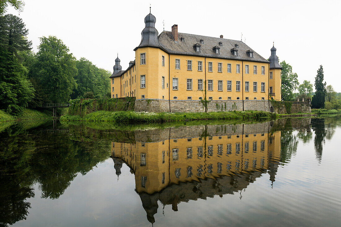  Moated castle, Dyck Castle, Jüchen, Lower Rhine, North Rhine-Westphalia, Germany 