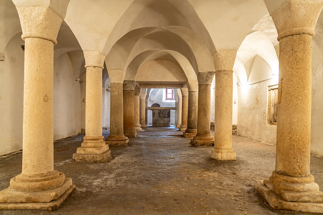 Krypta der Kathedrale der heiligen Anastasia in Zadar, Kroatien, Europa