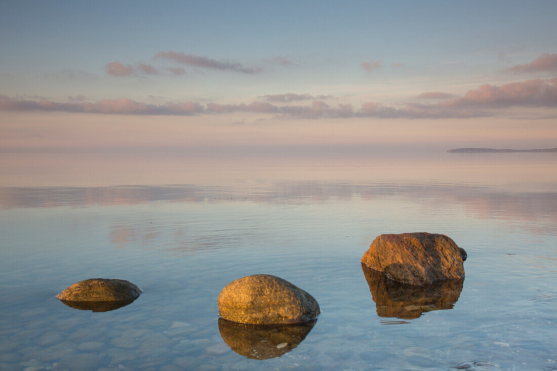 Steine an der Küste, Insel Rügen, Mecklenburg-Vorpommern, Deutschland