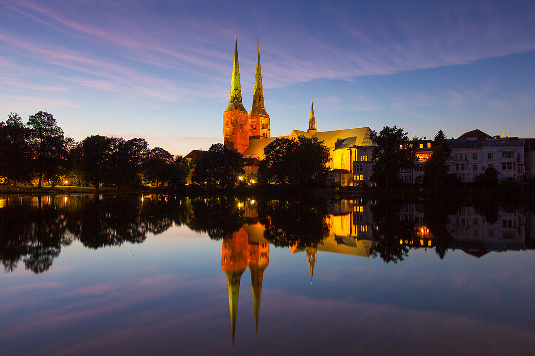  Cathedral church, evening mood, Hanseatic city of Luebeck, Schleswig-Holstein, Germany 