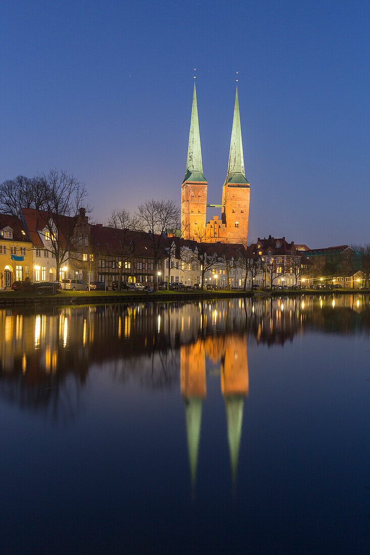  Cathedral church in the evening light, Hanseatic City of Lübeck, Schleswig-Holstein, Germany 