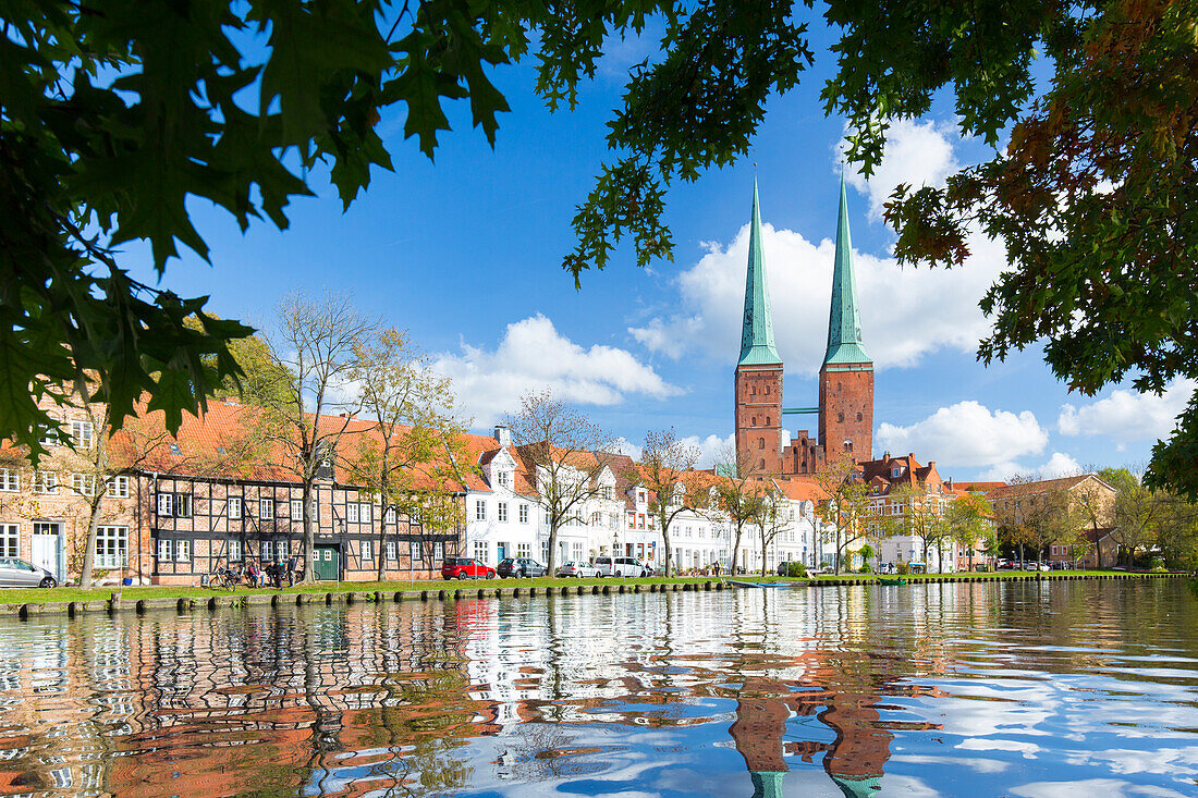  Cathedral church with the Obertrave, Hanseatic City of Lübeck, Schleswig-Holstein, Germany 