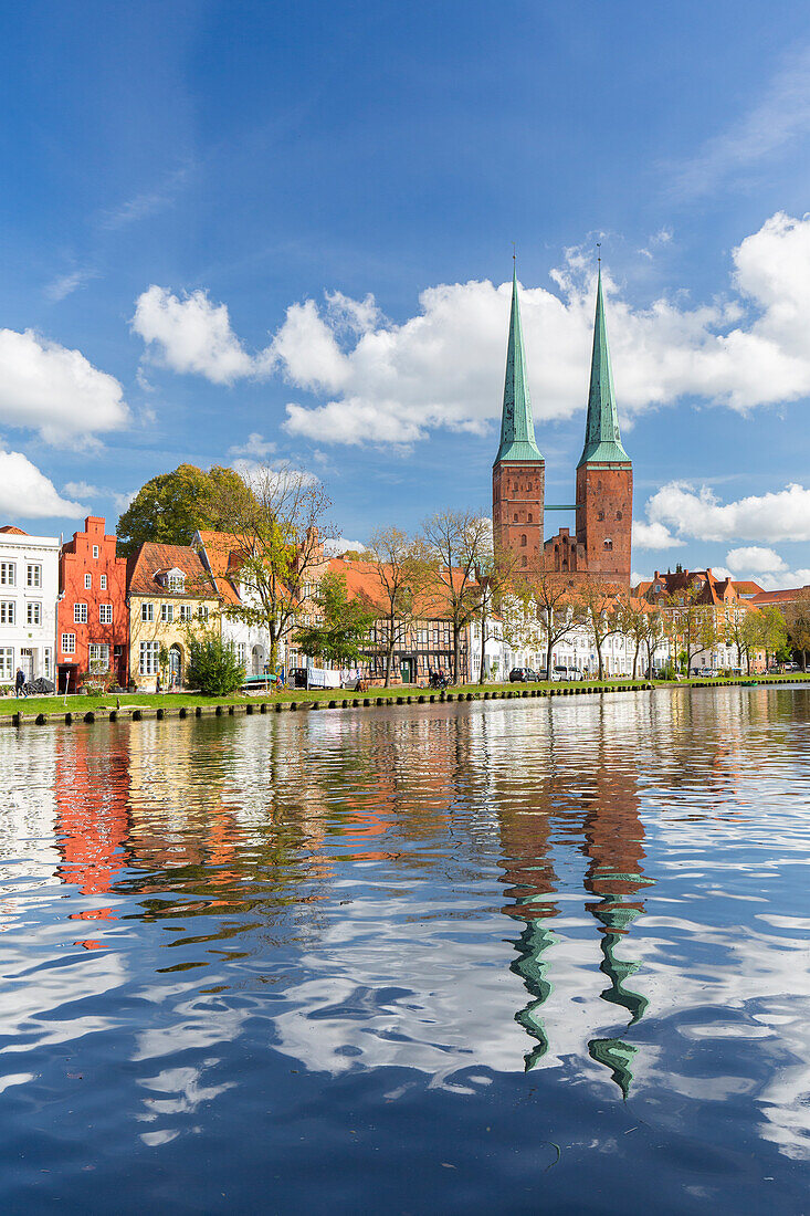  Cathedral church with the Obertrave, Hanseatic City of Lübeck, Schleswig-Holstein, Germany 