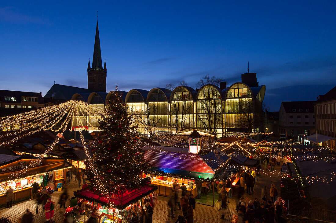  Christmas market, St. Petri Church, Hanseatic City of Luebeck, Schleswig-Holstein, Germany 