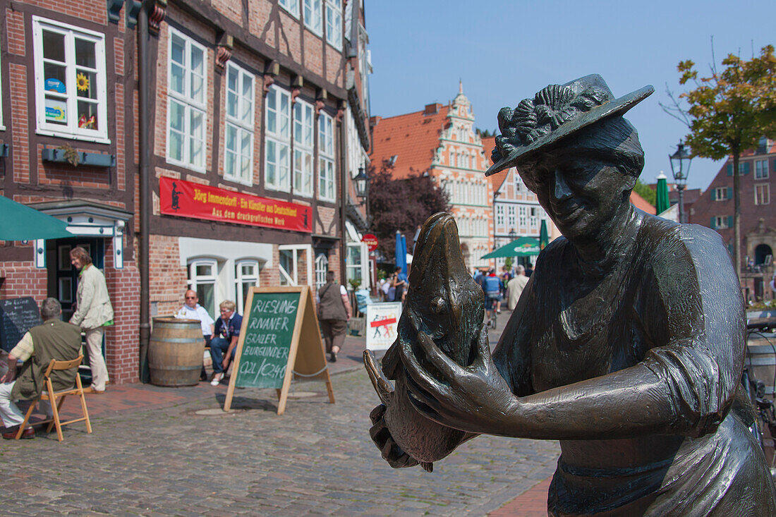 Fischfrau von Frijo Müller-Belecke, Hansestadt Stade, Altes Land, Niedersachsen, Deutschland