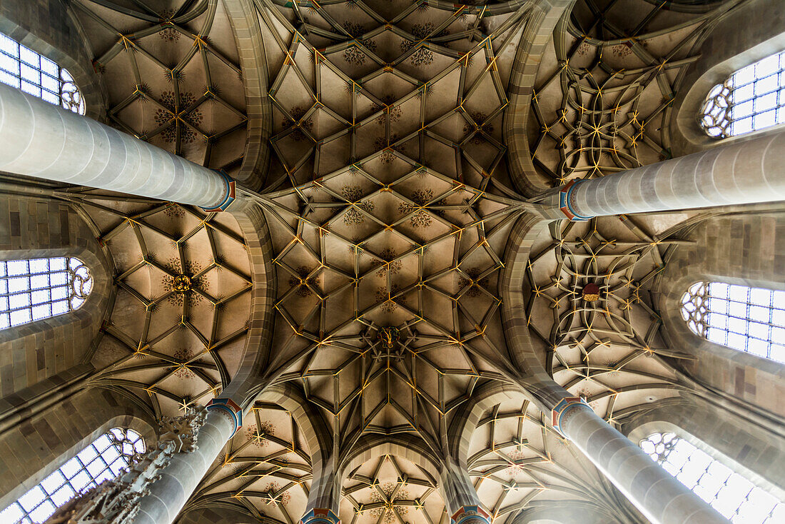  Interior view, Gothic vault, St. Michael&#39;s Church, Schwäbisch Hall, Old Town, Kochertal, Kocher, Hohenlohe, Franconia, Baden-Württemberg, Germany 