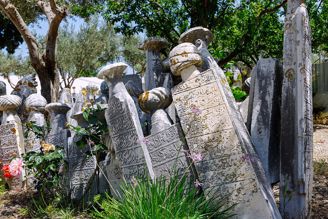 Muslimischer Friedhof (Marenciye Mohammedan Cemetery of Kos) in Platani auf der Insel Kos in Griechenland