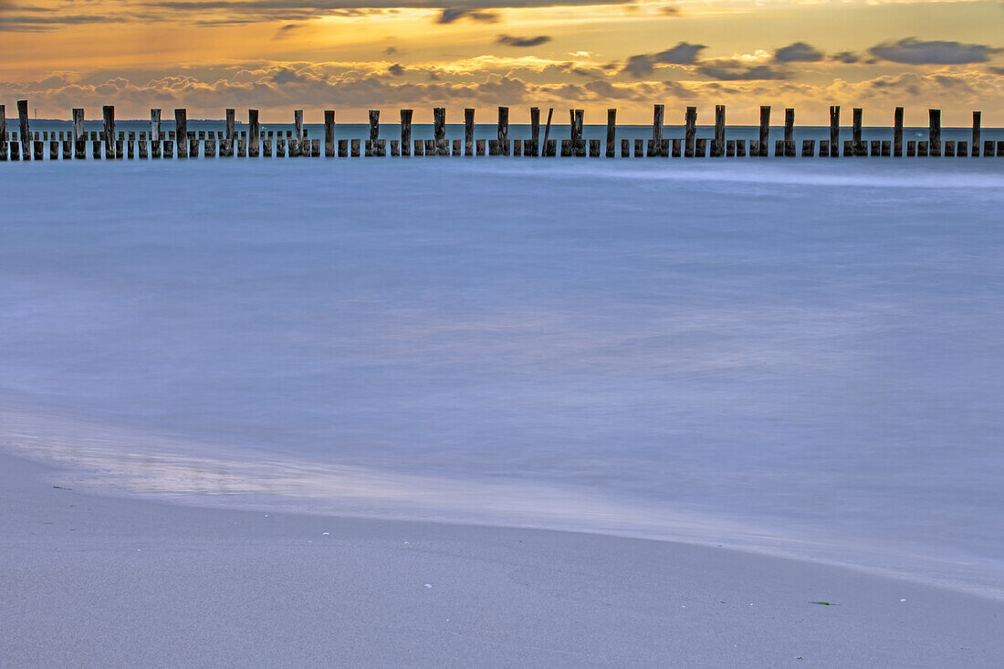  Sunset on the beach, Zingst, Fischland/Darß, Baltic Sea, Mecklenburg-Western Pomerania, Germany, Europe 