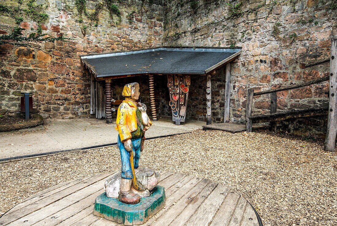 Märchenspielplatz an der Lutherischen Kirche, Hans im Glück und Lebkuchenhaus, Marburg, Hessen, Deutschland