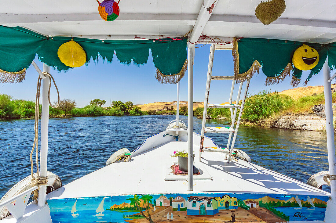 Typisches Boot auf dem Nil in Assuan, Ägypten