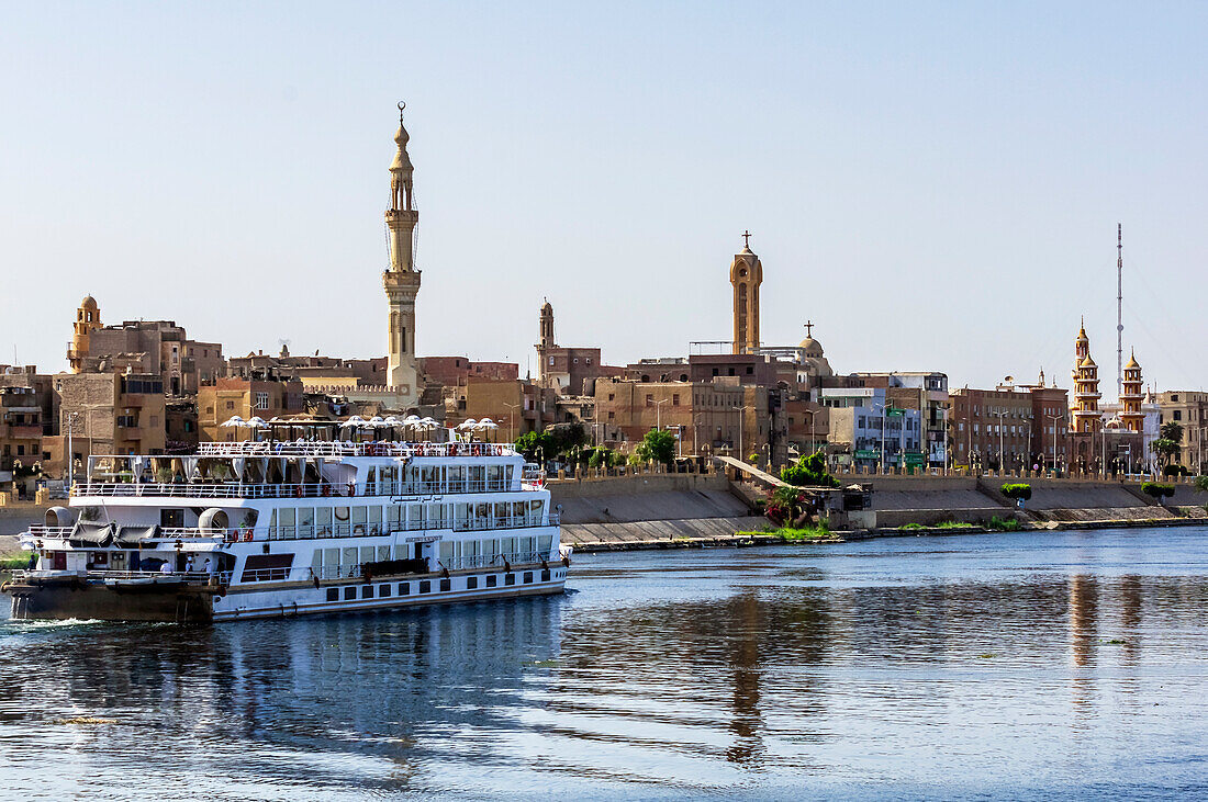  Egypt, Luxor, Esna, city skyline  