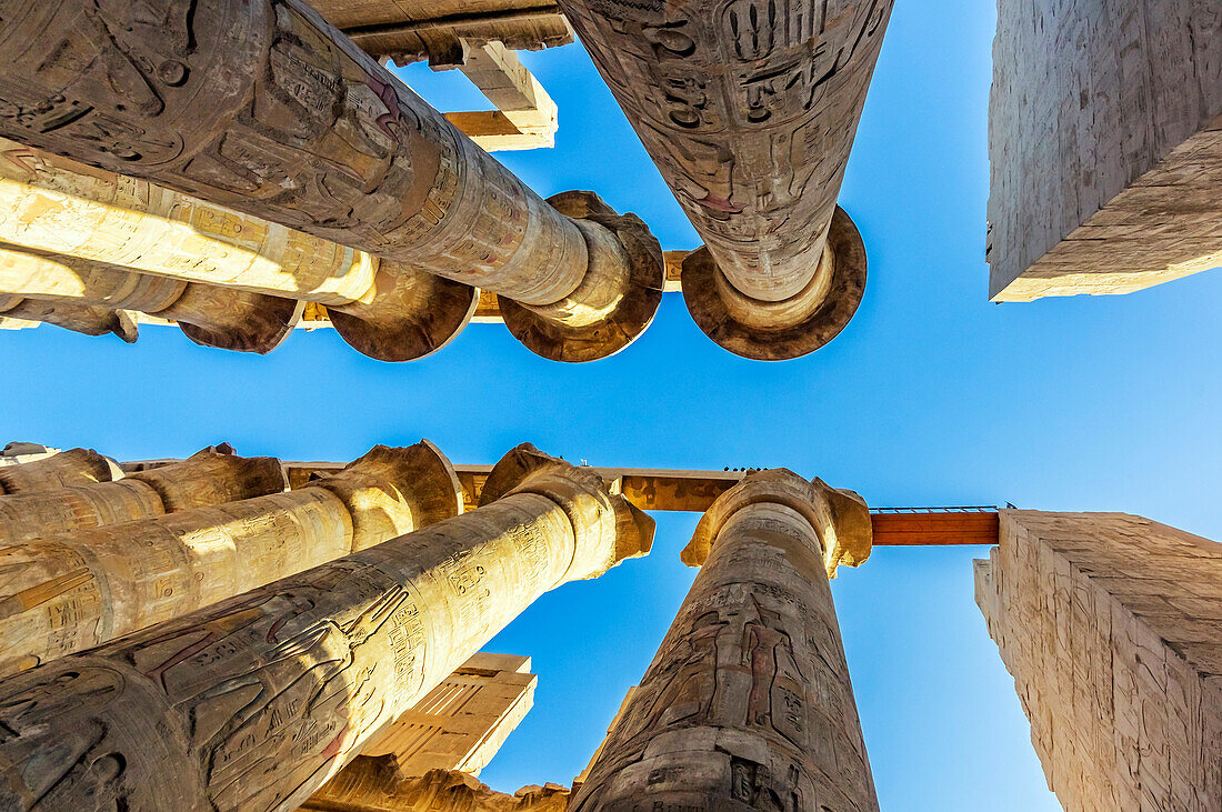  The Luxor Temple is a large ancient Egyptian temple complex on the east bank of the Nile in Luxor  