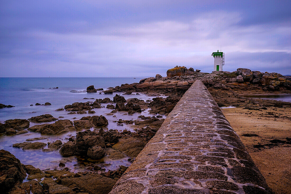 Am Leuchtturm von Trevignon, Finistere, Bretagne, Frankreich