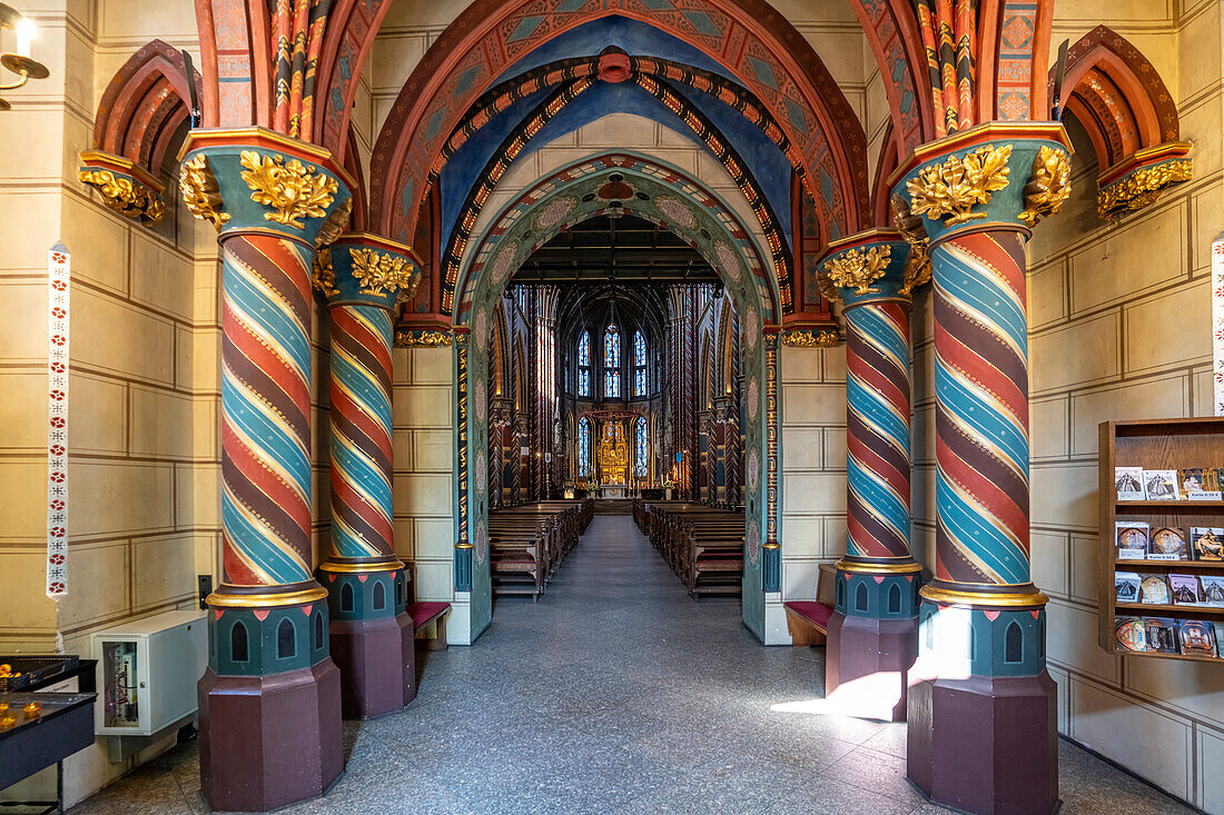  Entrance to the pilgrimage church of St. Mary&#39;s Basilica in Kevelaer, Lower Rhine, North Rhine-Westphalia, Germany, Europe 