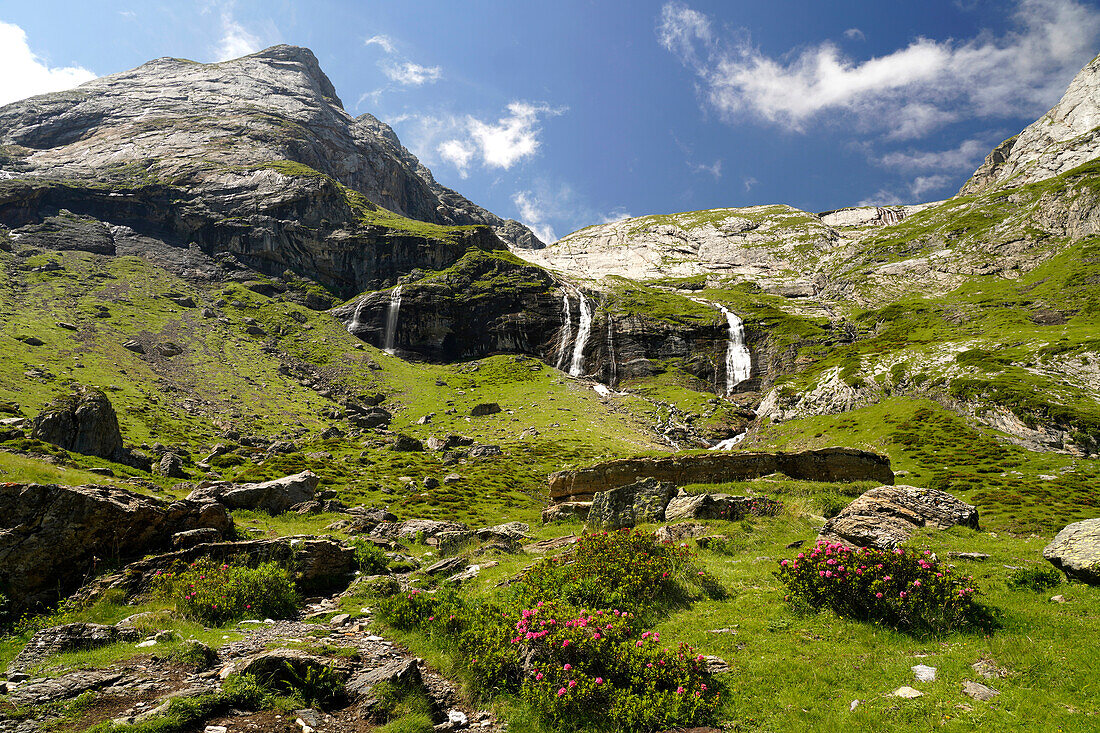  Waterfall at the Cirque de Troumouse in the Pyrenees National Park near Gavarnie-Gèdre, France, Europe 