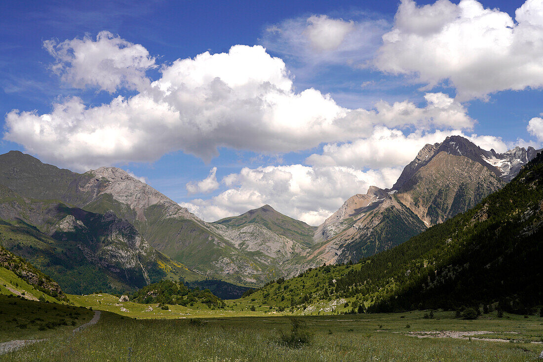 Gebirgslandschaft im Valle de Otal bei Torla-Ordesa, Spanien, Europa