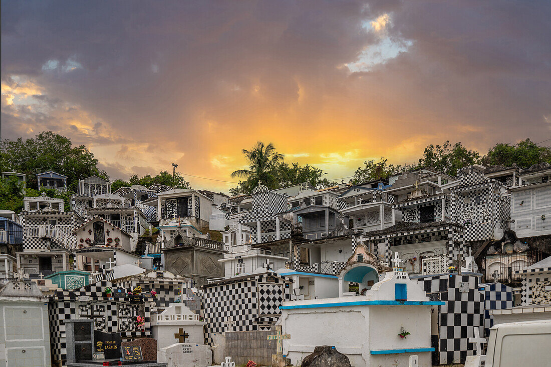  Cimetière de Morne-à-l&#39;Eau, cemetery with crypts, Morne-à-l&#39;Eau, Guadeloupe, French Antilles, France, Europe 