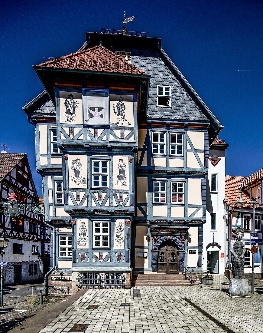  Old town hall, Holleum, statue of Frau Holle, market square of Hessisch Lichtenau, Hesse, Germany 