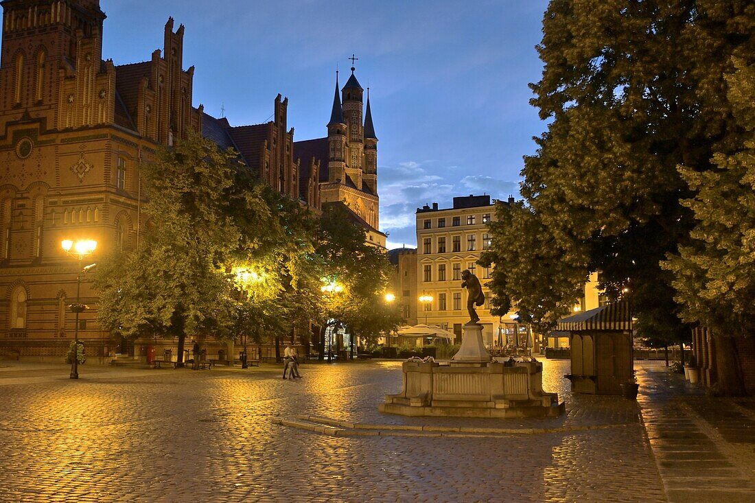  Sunset at the Town Hall on the Market Square, Torun, Poland 