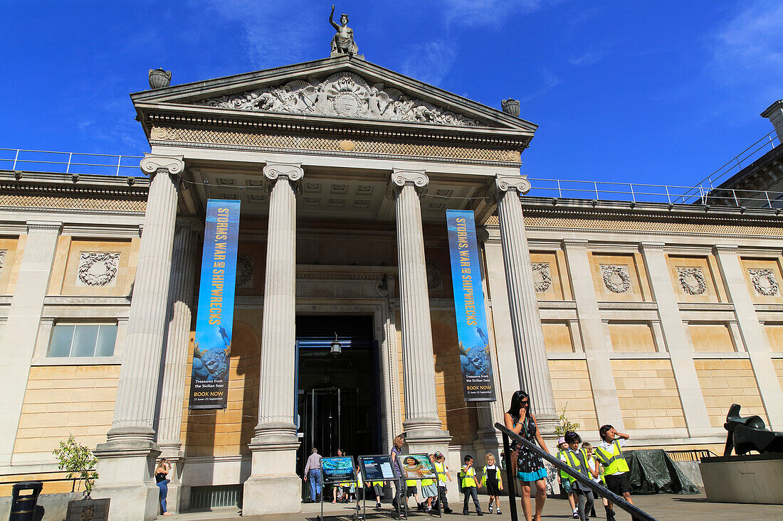 Haupteingang des Ashmolean Museums, Universität Oxford, England, Großbritannien, Architekt Charles Robert Cockerell