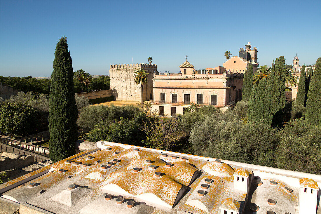  Historisches Palastgebäude, Palacio de Villavicencio und Gärten im Alcazar, Jerez de la Frontera, Spanien 