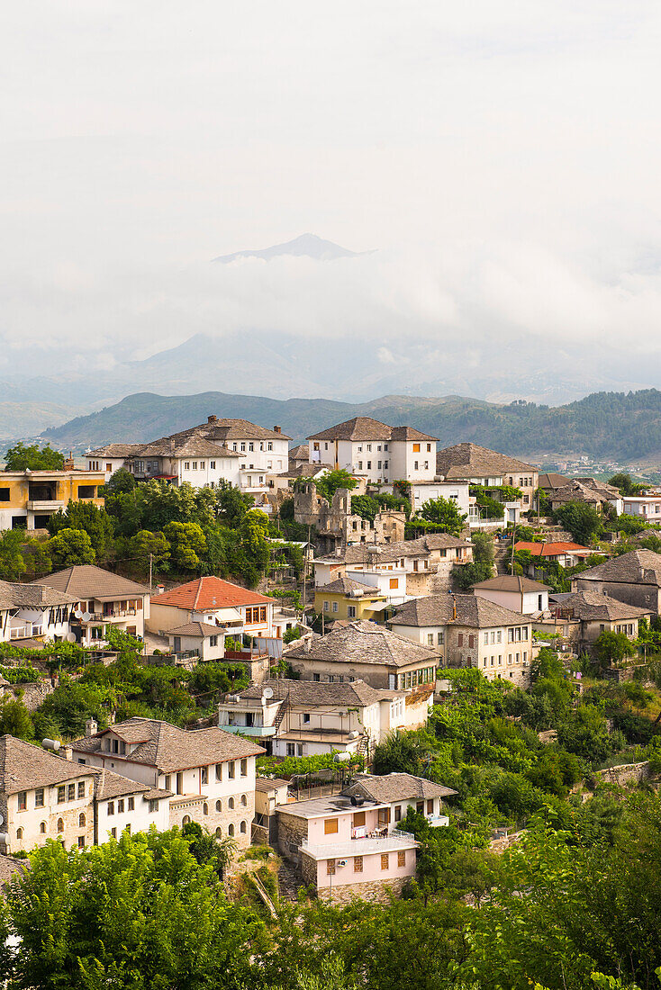  Gjirokaster oder Gjirokastra, Gemeinde im Süden Albaniens, UNESCO-Weltkulturerbe, Albanien, Südosteuropa 