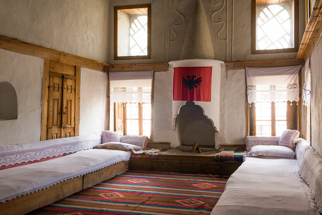  Traditionelles osmanisches Haus, Gjirokaster oder Gjirokastra, Gemeinde Südalbanien, UNESCO-Weltkulturerbe, Albanien, Südosteuropa 