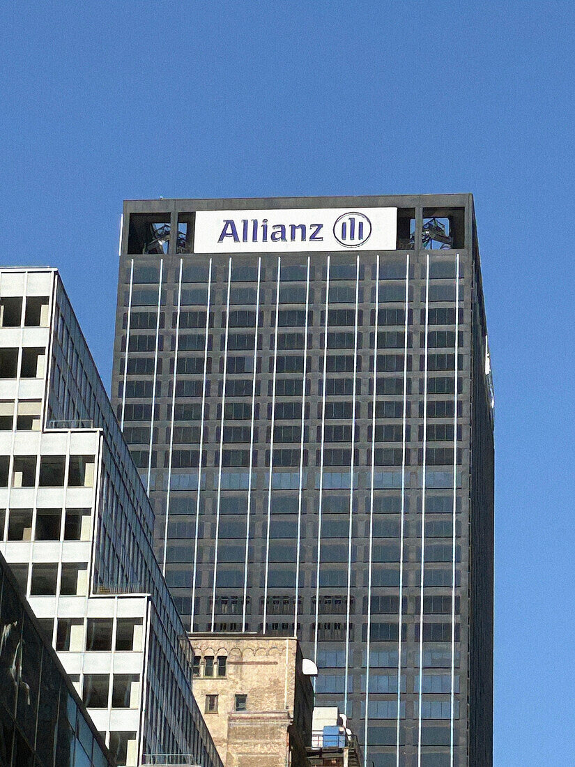  Allianz-Gebäude, Außenansicht von unten, Avenue of the Americas, New York City, New York, USA 