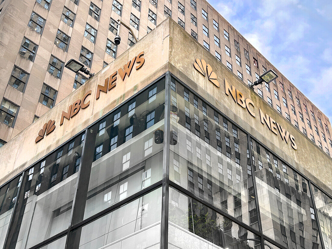  NBC News, Gebäudeaußenansicht, Untersicht, Rockefeller Center, New York City, New York, USA 