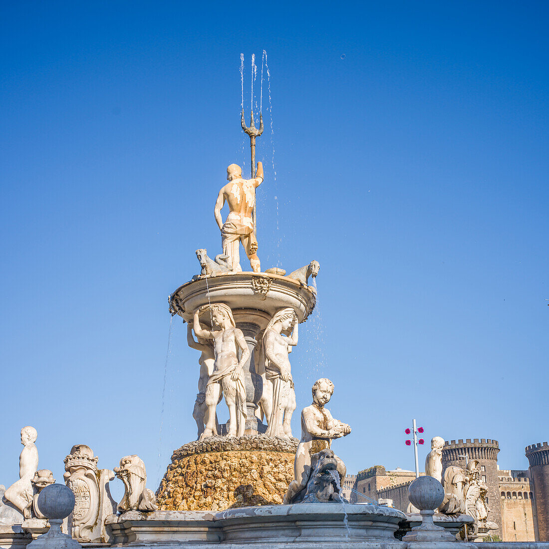  Neptune Fountain in Piazza Municipio, Naples, Campania, Southern Italy, Italy, Europe 